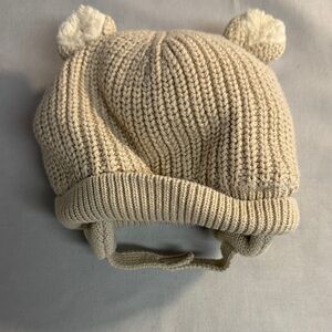 ⭐️ GAP Kids Beige plush lined Knit Hat with Pom-Poms